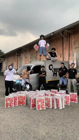 beli chmb x preface? beli di ig: @hunterstarr_ #hunterstarr_ #crew #brandlokal #chmb #x #preface #chambredepreface #style #fyp 