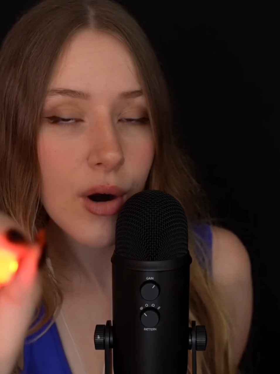 Sonidos adictivos de 👅, asmr mouth sounds irresistibles. #asmr #asmrmouthsounds 