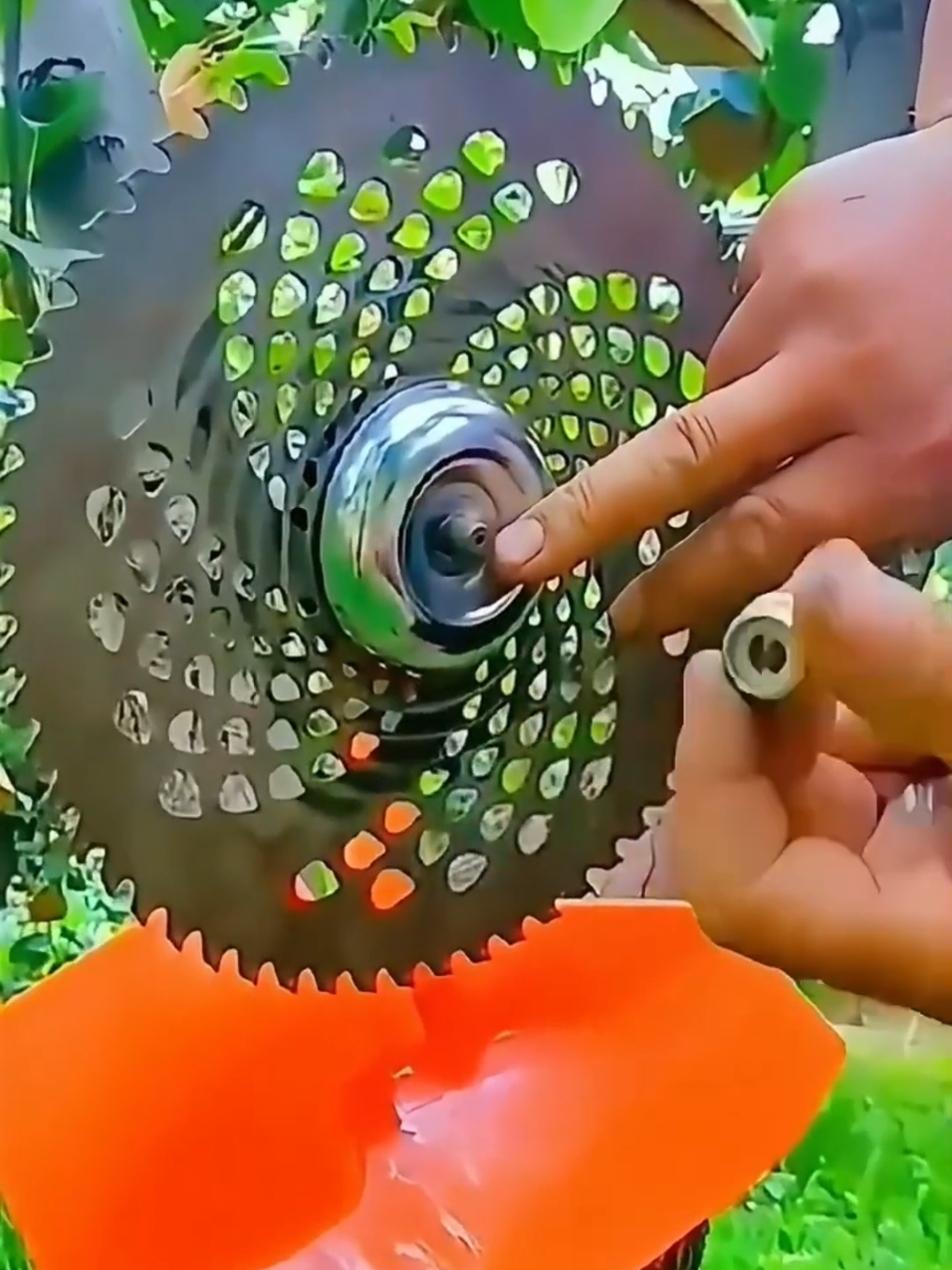 ZPER Mesin Potong Rumput Pemotong Rumput Listrik Pemangkas Rumput dengan Baterai Li-ion ZP003 alat pemotong rumput alat pemotong rumput alat pemotongan rumput gergaji mesin bensin mesin babat mesin potong besi https://vt.tokopedia.com/t/ZSBpyjRaV/ #semuaorang #cuantiktok #tiktokshopindonesia #creatorsearchinsights #mesinrumput #mesinrumputportable #mesinpotongrumput #mesin 