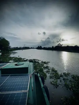 “lòng anh thề yêu chỉ mỗi em..”