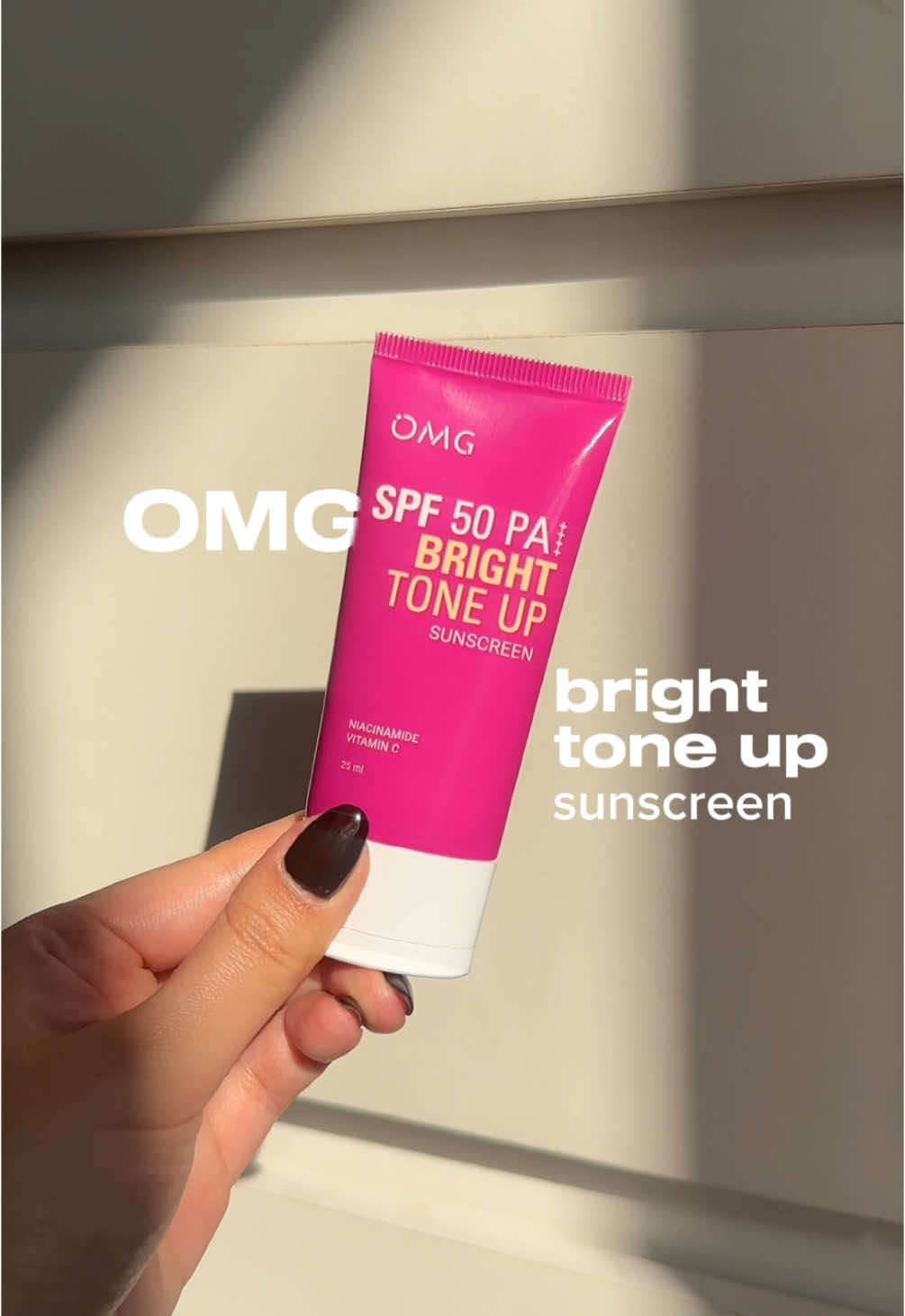 sunscreen tone up yg bikin cerah! bukan bikin dempul apalagi abu-abu🫶🏻💖 @OMG #sunscreenomg #sunscreenviral #sunscreentoneup #OMGBeauty  