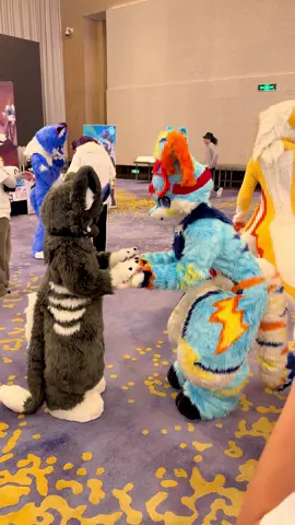 He’s so cute 🥰🥰🥰 #furry #fursuit #furryfandom #福瑞 #kemono