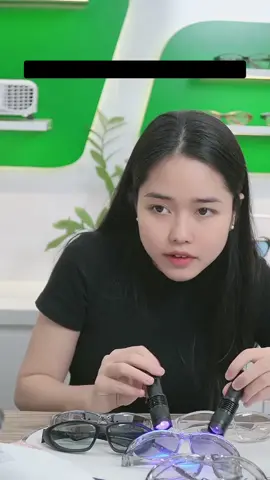 Ra nắng đổi màu 😎 #tiktoklive #livehighlights #kinhmat #kinhthoitrang #hottrend #viral #khanlaukinh #hottrend #xh 