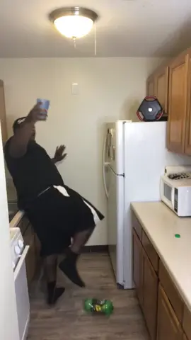 Hidden speaker prank🤪🤪🤣#fyp #fypシ #funny #foryou #hahaha #prank #hiddenspeakerprank 