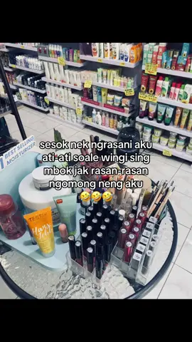 melok ngguyu ndelok isi grubmu sing isine gur mbahas aku🤭 #foryoupage #quotes #xyzbca #sindiran #litaanggrn_ #litaasik🤪 