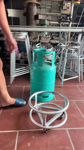 Giá để bình gas duy chuyển dễ dàng#nauancungtiktok 