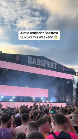 Excited to rave with my girl this weekend 🤪 @Courtney Hattersley #raver #rave #bassfest #sheffield #donvalley #wlw #weekend