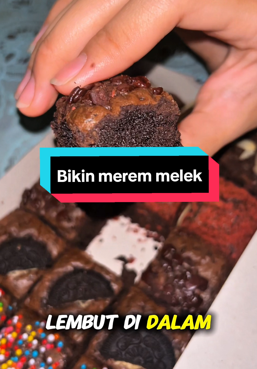Kalian harus cobain Fudgy Brownies ini, dijamin nagih🤤 #browniesfudgy #fudgy #fudgybrownies #brownies #browniesoven #browniespanggang 