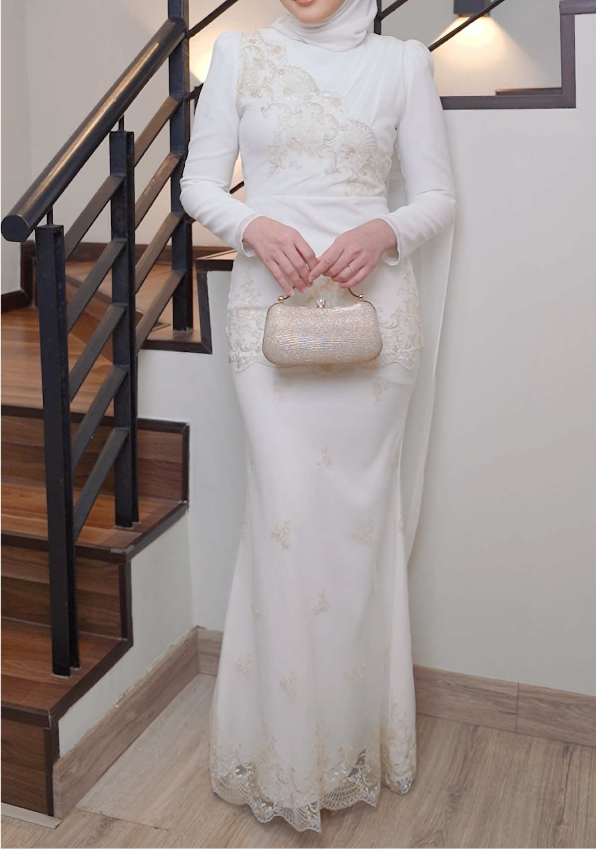 Nothing beats the elegance of white, agree? 🤍 With classic lace and soft chiffon, this kurung flows with every step sweet, graceful, and timeless. Would you wear this for your engagement, or keep it for that special event? 💍 #JlabellaKareenaKurung  #JlabellaGlamorousRaya2025 