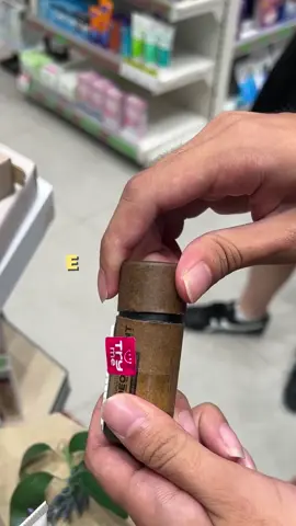 We’ve been through so many tester disasters at Watsons 😩 Paper packaging? Destroyed in weeks ❌ Metal trays? Colours and scents all mixed up ❌ But we finally found a setup that (fingers crossed) works 🤞🏼✅ #hygrxwatsons #hygrmy #hygrdeodorant #hygrlipbalm