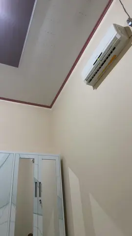 Rebahan ternyaman di kamar yg ber Ac ,klw lgi capek🫶😘