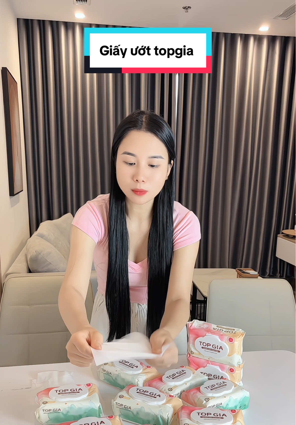 Khăn giấy ướt topgia mềm mướt dùng lau cho em bé lại yên tâm tiện lợi #topgia #giayuot #giayuottopgia 