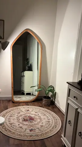 شايفين الجمال؟🥹🤎🪵 المرايه تجنن طلبتها من المتجر الرهيب @قيقب 🍁 