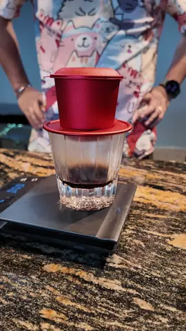 Phương pháp pha cà phê phin đậm đà theo kiểu ông Tokuda nhà ae #quocloccoffee #caphexuatkhau  #duongquocloc #finero 