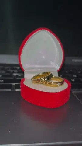 murah, tapi masak se bagus ini dilewatin #cincintunangan #antikarat #jawapride #cincinemas #cincintitanium #cincincouple #cincinmurah #fypシ゚viral 
