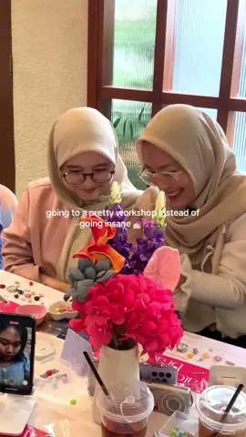pretty girls crafting not crying 🎀💅🏻✨ #workshopjakarta #watchbracelet #fyp #girlhood #crafting #lifeafterbreakup 
