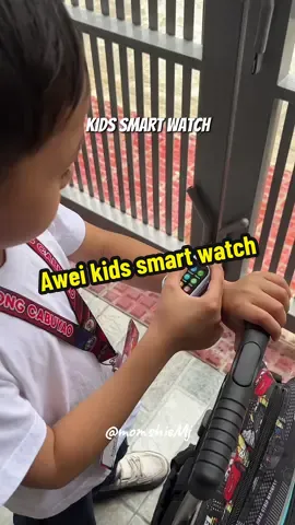With gps tracker and 4g Sim card slot pa. #awei #aweiwatch #aweih29 #watch #smartwatch #kidswatch #kidssmartwatch #watchforkids 
