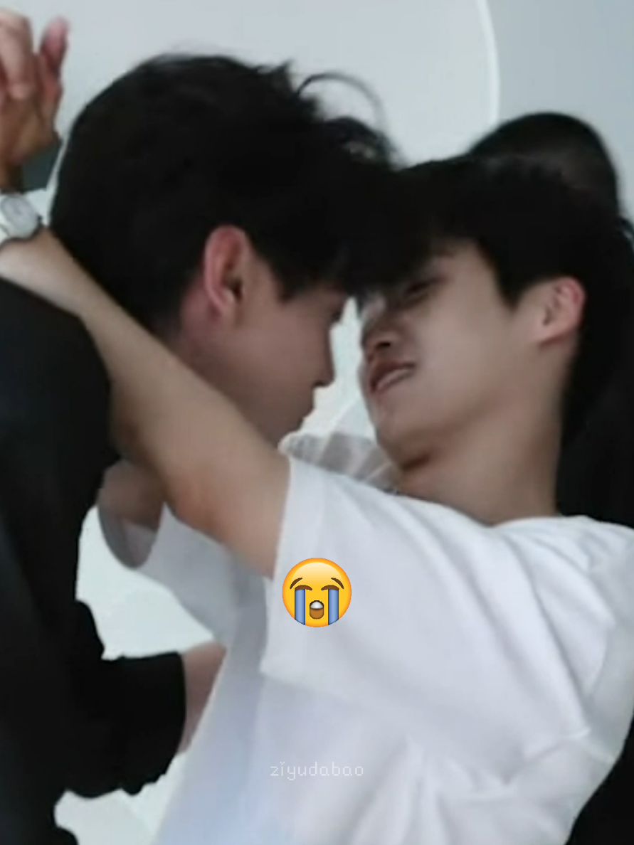 THEY'RE ENJOYING THIS A BIT TOO MUCH 😭😭😭😭😭😭😭😭😭 #ziyu #revengedlove  #梓渝 #逆愛 #tianxuning #田栩宁 #刘轩丞 #展轩 #bl #chinesedrama 