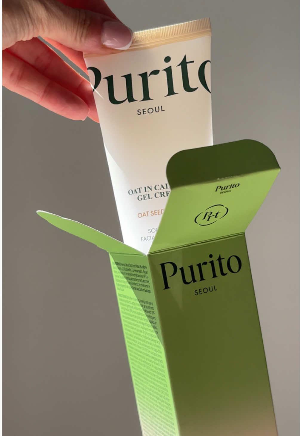 🌾 My skin’s new calming bestie 💧 I’ve been using the Purito Oat-In Calming Gel Cream for over 4 months now and WOW 🤩  instant relief for my sensitive, easily irritated skin. It’s lightweight, cooling, and packed with oat + panthenol to calm and strengthen your barrier. 🫶🏼 No stickiness. No fragrance. Just pure hydration 💧  @PURITO SEOUL  #viralskincare #ugccreator #purito #productreview #ugc #glassskincare #skincareugc #puritoseoul 