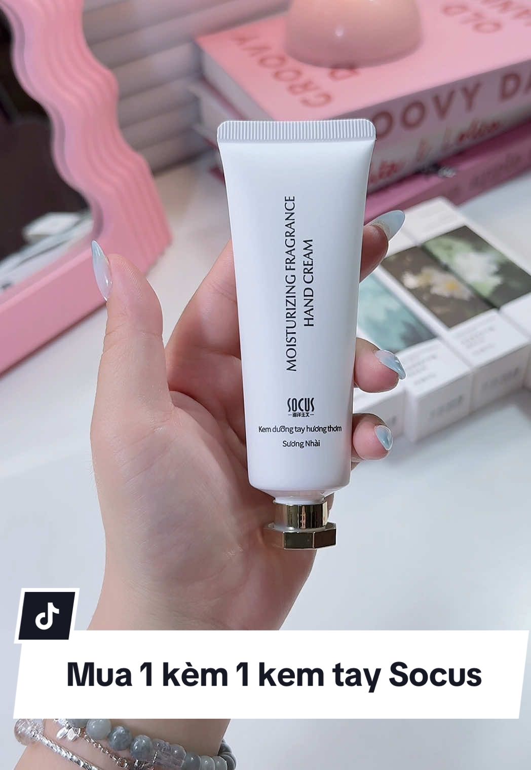 Ê t bị mê cái kem dưỡng tay bên đây, thấm nhanh ko bị nhờn khó chịu mà còn thơm #kemduongdataychan #kemduongdatay #kemtay #kemduongdataysocus #socus #duongdatay #handcare #reviewcamoi #goclamdep #xuhuong 