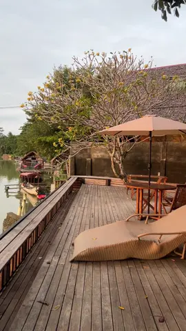 Tempat baru di batukaras, cafe pinggir sungai cocok buat bengong😍 bisa nginep juga #batukaras #batukarasbeachpangandaran #kalaras #pangandaran m