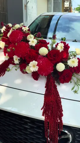 Mẫu xe hoa trắng đỏ xinh yêu😉#cuoi #songhywedding #xehoa 