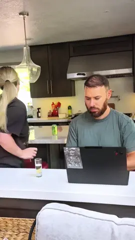 😂❤️ #scareprank #scarecam #jumpscare #funny #fails #fypシ #foryour #funnyprankvideos #prank #trend #foryoupage #funnymoments #hahaha 