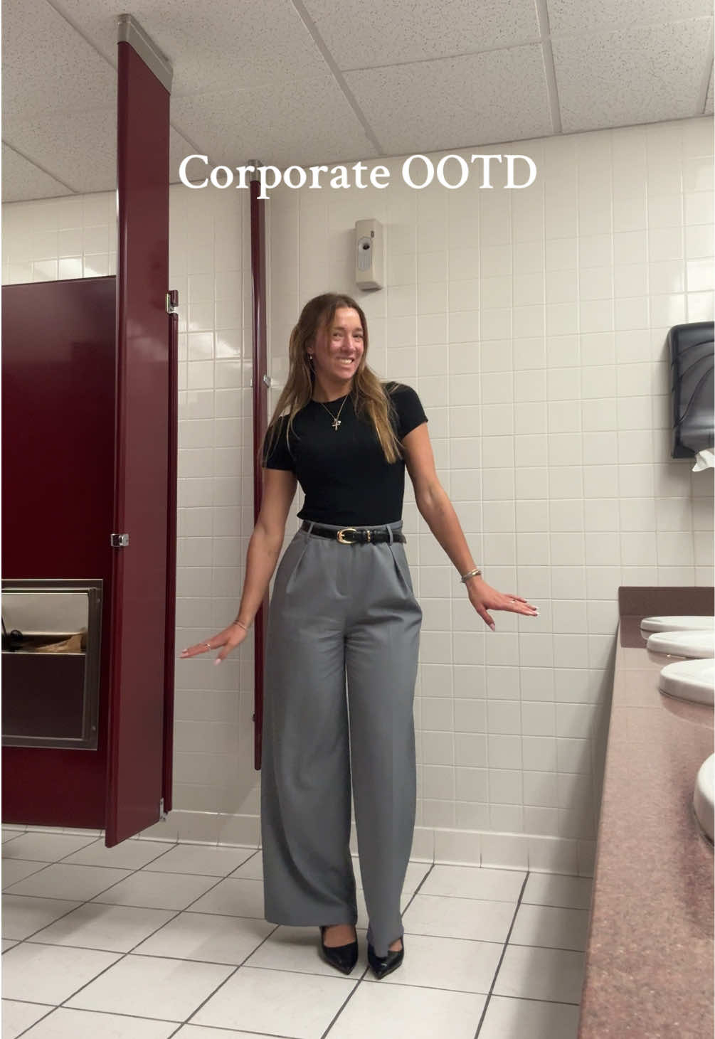 Gloomy neutrals for a gloomy start to the week 🌧️ #ltkcreator #ltkworkwear #businesscasual #corporateootd #pumiey #amazonfashion 