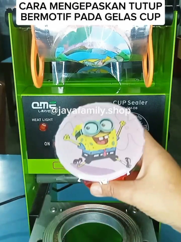 Membalas @eka.tutik6 Cara mengepaskan tutup bermotif pada gelas cup agar motif pas ditengah tengah gelas #tipsandtricks  #cupsealer #mesincupsealer #plastikcupsealer #sealer 