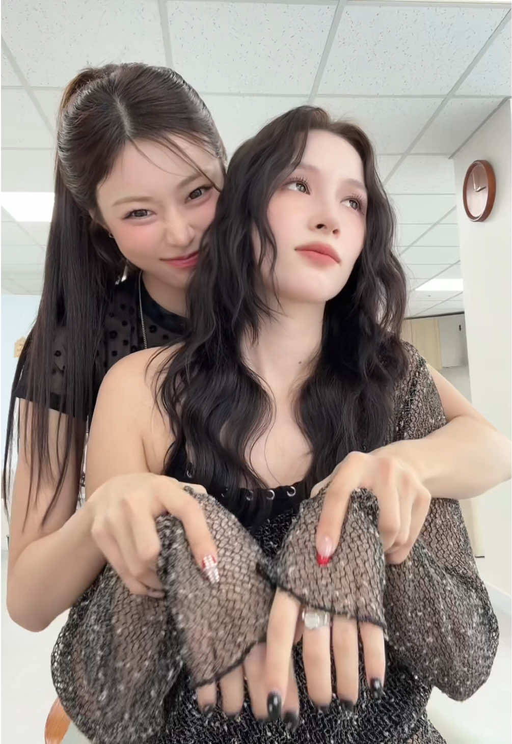 My own kitty Lea unnie🐱🖤✨ (And Yoobin unnie🤍)@🍋LEANAVVAB랴밥🍋 @유빈 Kelly 