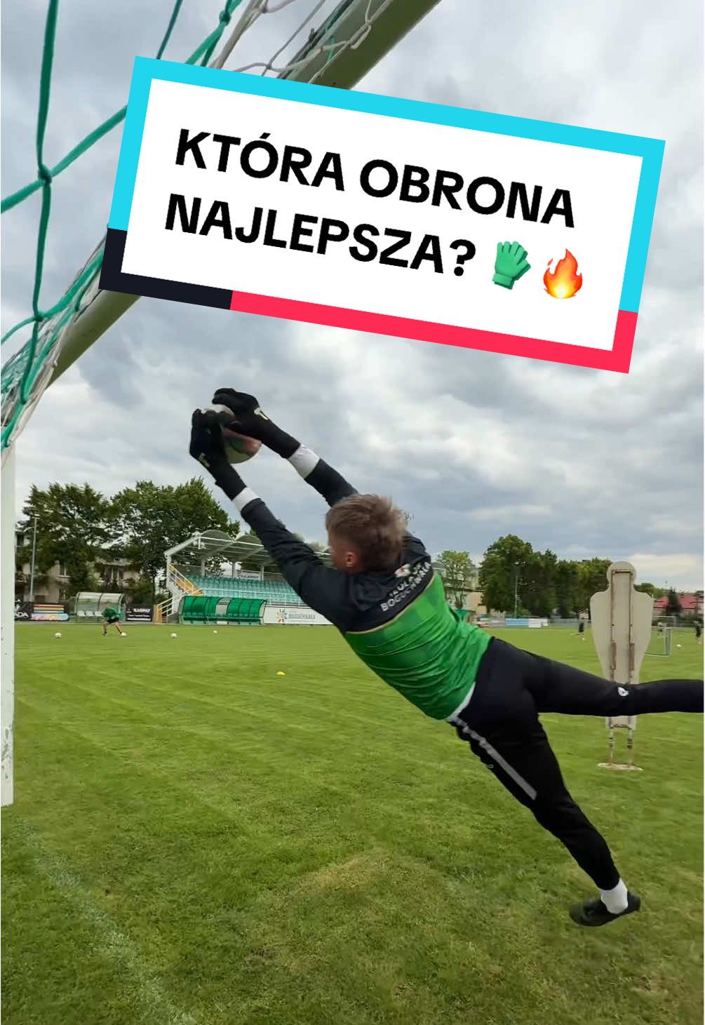 Piłka fitnes potrafi przeszkodzić 🧤 poczekajcie do końca 😂 