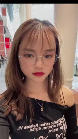 Ai đeo kính đều xinh gái nhaaaa#xuhuong #thaydoibanthan #nhatban 