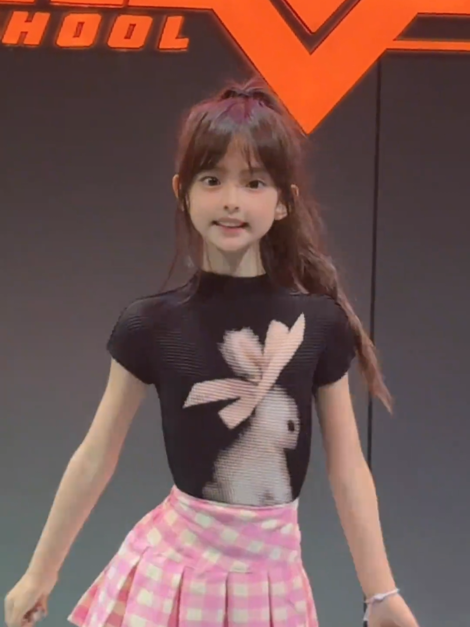 #甜妹 #萌娃 #骗你生女儿 #手势舞 #dancer #dancing 