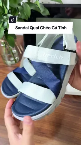 Sandal quai chéo nhà Berich rất nhẹ và êm, nam nữ mang đều được nha #sandal #xuhuong #review #berich #giaysandal 
