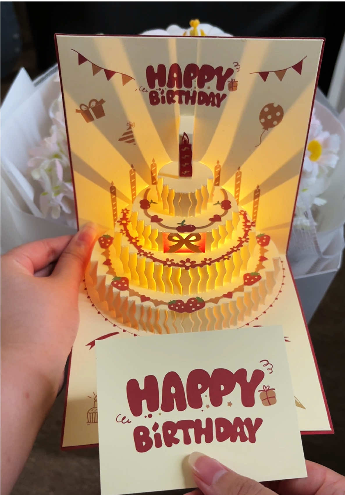 Thiệp sinh nhật có đèn và nhạc món quà nhỏ ý nghĩa 🎁 #quasinhnhat #quatang #quatangnguoiyeu #quatangbanthan #quatangbangai #quatangbantrai #happybirthday#happybirthdayt #chucmungsinhnhat #xuhuong #xuhuongtiktok #fyp 