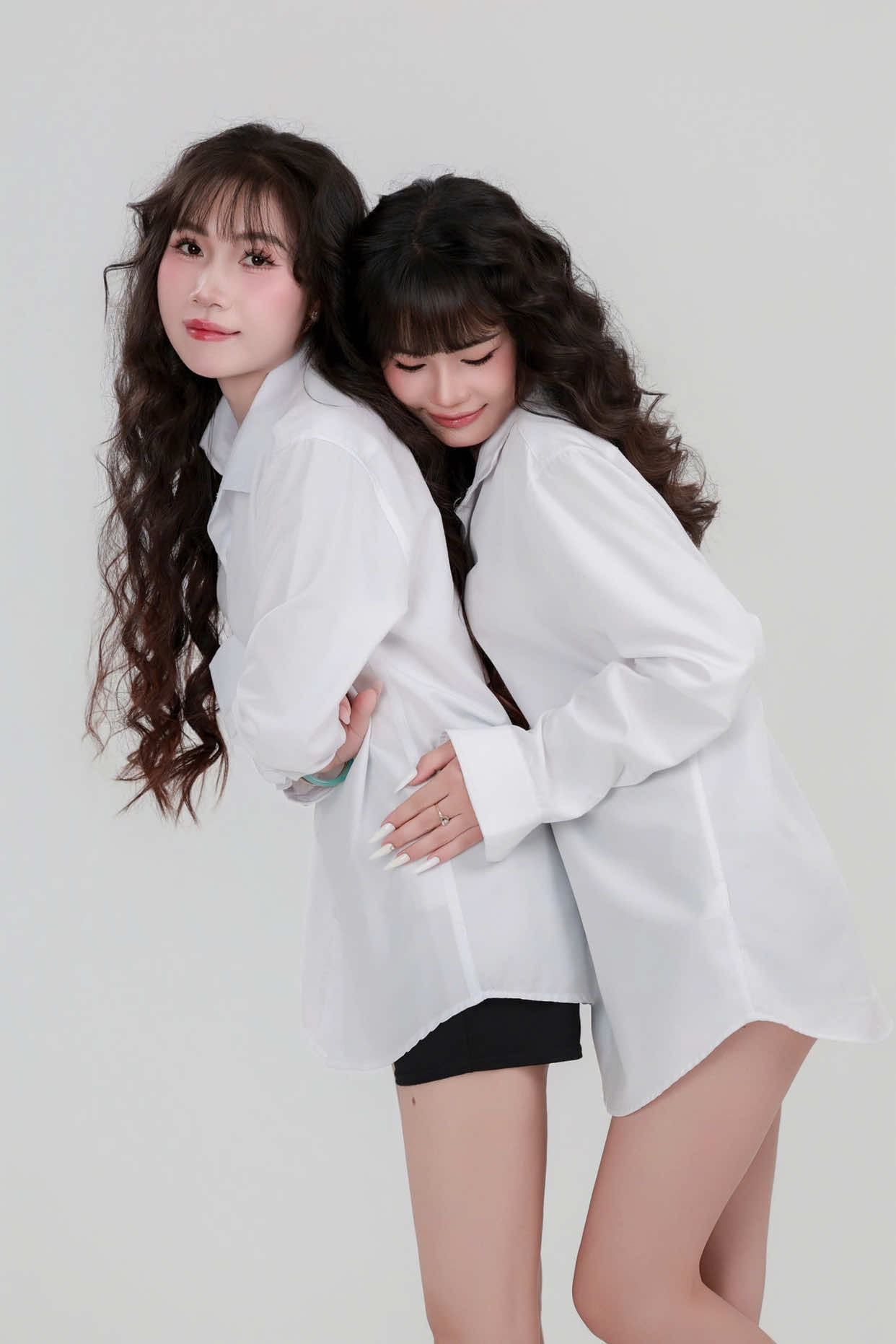 Chụp couple nữ nữ #trongtintudio #beauty 