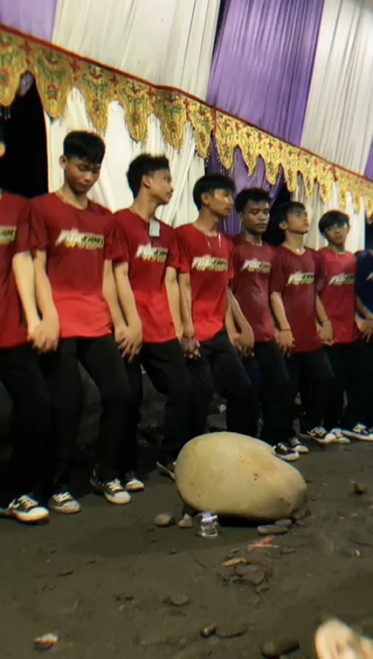 pose fams😎 #versi #mode #slowmo #fyp #deroviral #sound #lagutimur 