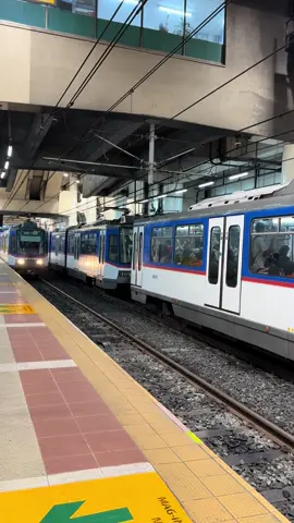 Buhay commuter 🚆 #fyp #mrt #train #railway #commuter #philippines 