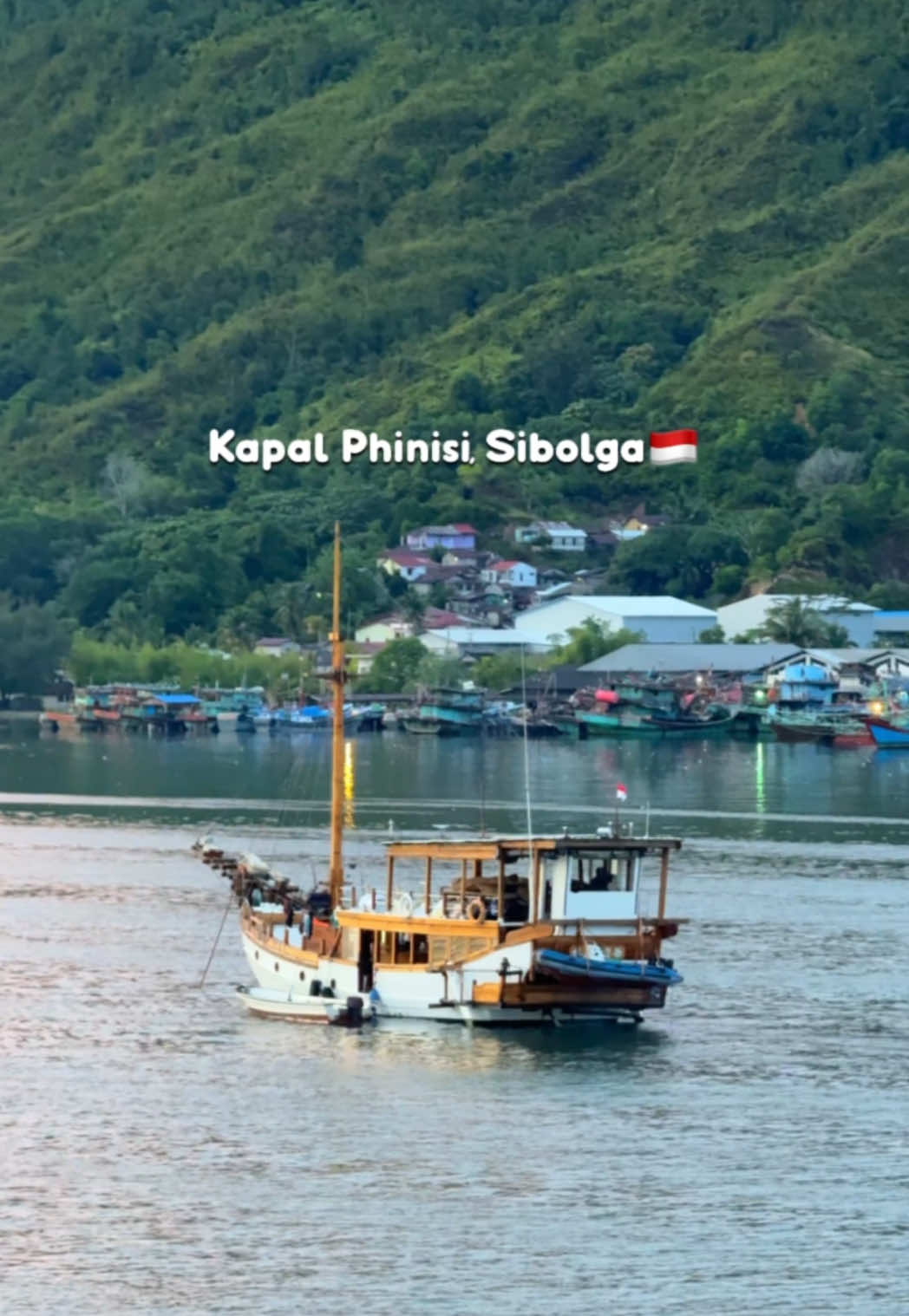 Semoga kedepannya banyak kapal Phinisi disini untuk jelajah indahnya pulau2 di sekitar samudera Hindia ya #kapalphinisi #sibolga #tapteng 