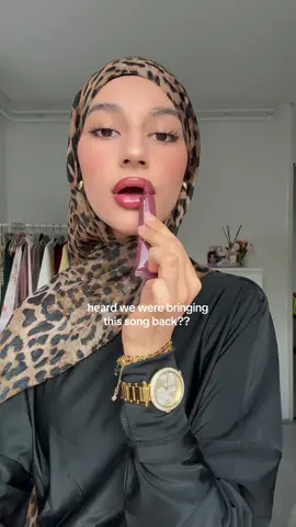 Top is from @AZURE and hijab is from @velascarves, lipbalm is pbj @rhode skin                                                                                                                       .                                                                        #hijab #hijabi #leopard #modestfashion #modestoutfits #OOTD #outfitinspiration #outfitinspo 