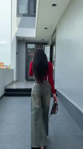 Trời!!cái fom quần này nó Sang gì đâuuu💁‍♀️#xuhuongtiktok #xuhuong #viral #outfitideas #jeansuong 