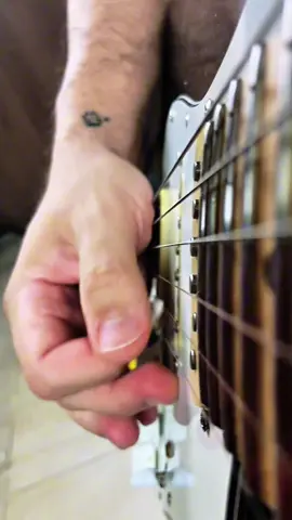 Picking technique in detail  #shredguitar #guitarist #yngwie #malmsteen #stratocaster 