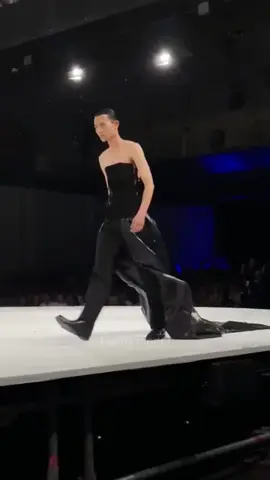 Fashion show performance#model #mimi #funny #laugh #catwalk #fpy #fpyシ #100k #tiktok 