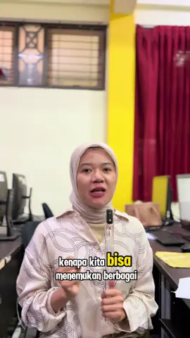 Apakah sejarah itu fakta? Atau narasi yang dipilih untuk diingat? Dalam penulisan sejarah, perspektif menentukan cerita yang muncul ke permukaan.  Sama kayak ngeliat satu kejadian dari banyak angle kamera 🎥 Begitu juga penulisan sejarah. Beda orang, beda sudut pandang, beda cerita. Tapi semuanya penting! Yuk kita kupas alasannya! 🔍 #SejarahUNNES #FISIPUNNES #sejarahindonesia #belajarsejarah #fyp #versitulisansejarah #sejarahindonesia 