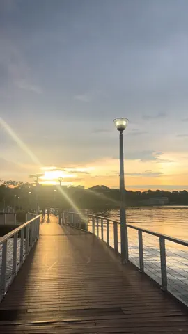 #sg #sgtiktok #fyp #sgfyp #sgviral #sunset #lake #sunsetlover #sunsets #peace #peaceful #peaceofmind 