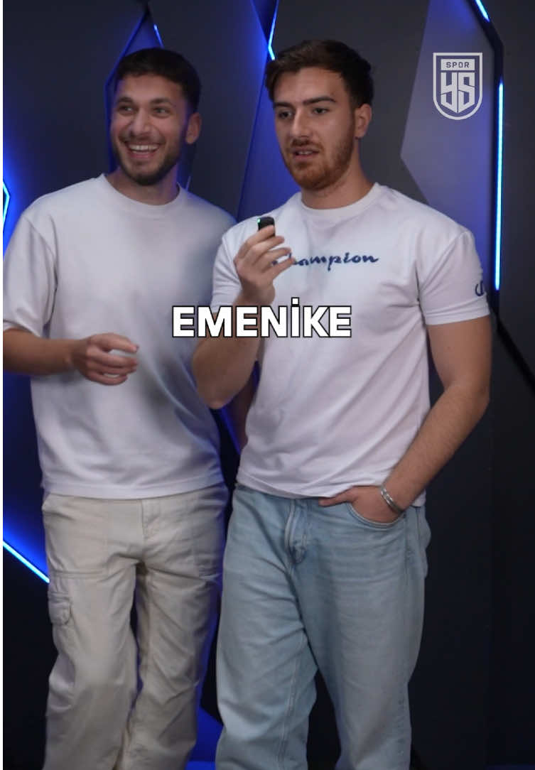 😁 Ekip arkadaşlarımızla birlikte futbolcu isim bulmacası oynadık. #Futbol #Challenge 