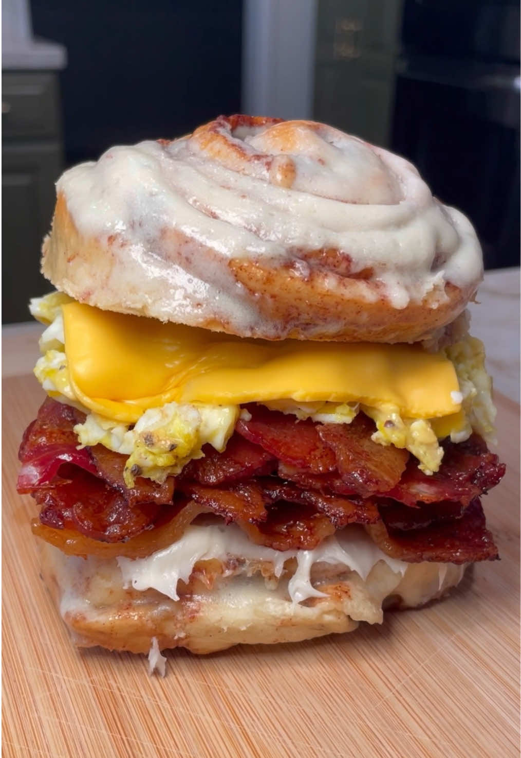 How do I send to myself🥲 #grubspot #cinnamonroll #bacon #egg #cheese 