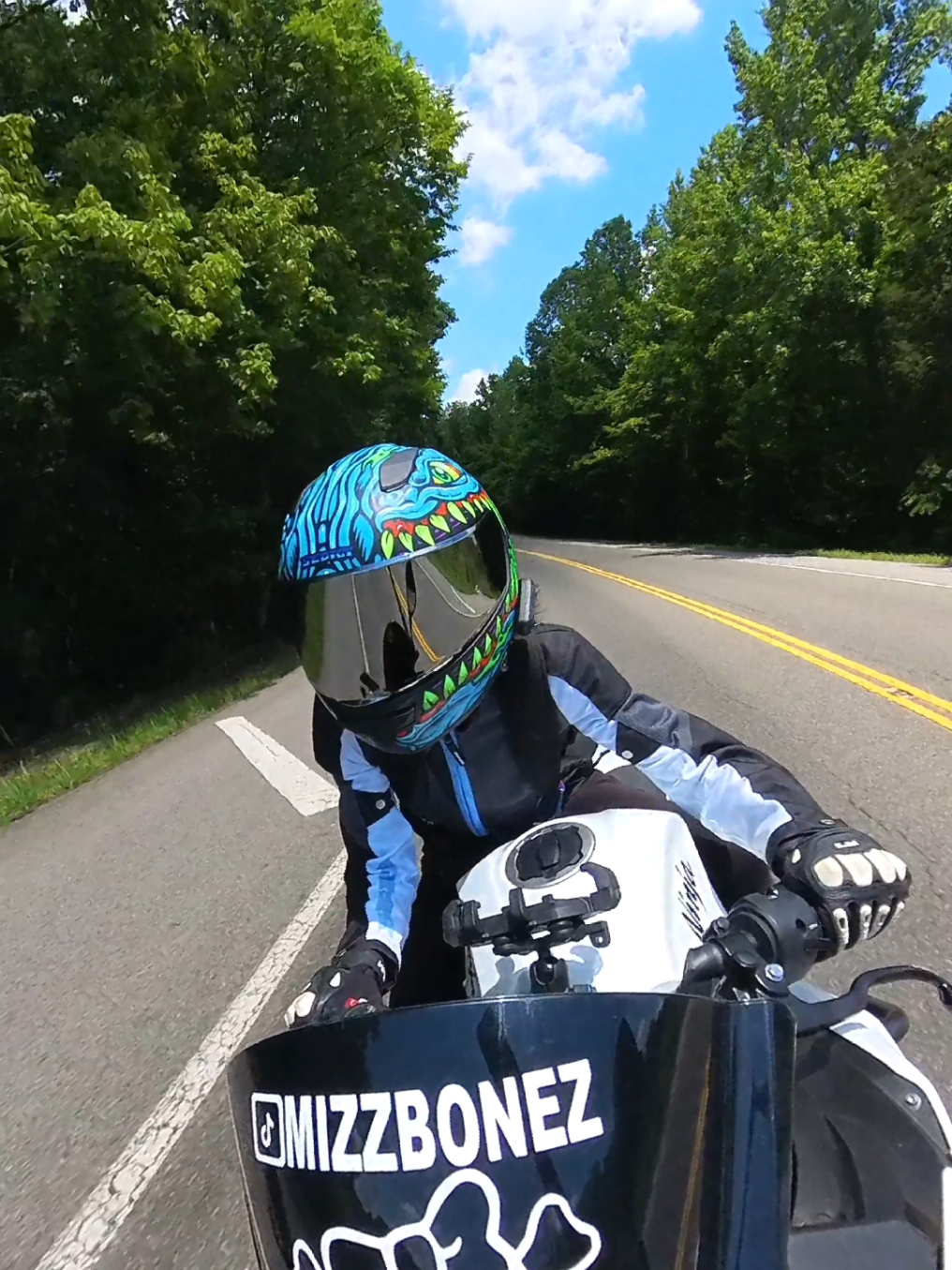 just putting miles in #sportbike #bikergirl #bikerlife #bikerchick  #kawasakininja #kawasaki #motorcycle