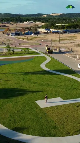 Moradas Eusébio: a excelência em cada detalhe, agora com obras 80% concluídas. Sua oportunidade de investir no melhor loteamento fechado da região está mais próxima do que nunca. Com infraestrutura de ponta, paisagismo exclusivo e áreas de lazer projetadas para elevar sua qualidade de vida, o Moradas Eusébio já é uma realidade em transformação. Este é o momento de garantir seu lugar em um empreendimento que entrega mais espaço, segurança e conforto para você e sua família. 🏗️ Obras avançadas com maquinário próprio, compromisso e qualidade Mãe Rainha Urbanismo. 👉 Me procure e saiba mais 