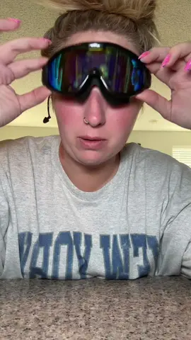 If you have a child that only has a swim that doesn’t like learning how to swim these goggles will be your best friend lol ##swimsafety##swimwear##tiktokshopcreatorpicks##spotlightfinds